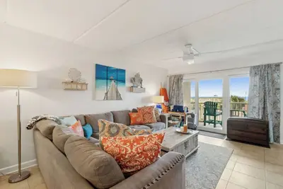 Image de 104 Amelia by the Sea, Two Bedroom Ground Floor Oceanfront with Pool