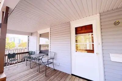 Image de #Newly Renovated 4br# in Central Falls! Perfect location 5 mins walk to Dt