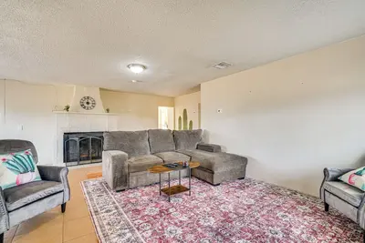 Image de 6 Mi to Old Bisbee! Charming Family Home w/ Yard