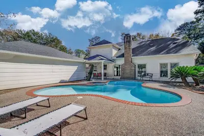 Image de Charming and Delightful 4 Br W/ A Pool