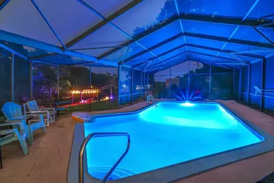 Image de 4 Rooms, Lake, Pool, Hot Tub, Bocce Ball, Putting Green, Fire Pit, Cold Plunge