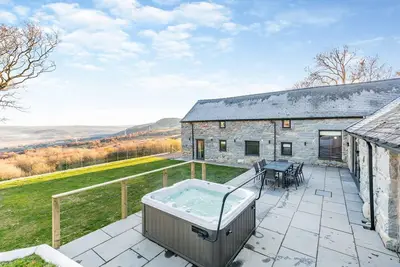 Image de Ysgubor Maen Y Bardd, family friendly, with hot tub in Conwy