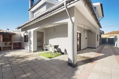 Image de Villa 'Gilove House' avec jardin privé, balcon et Wi-Fi