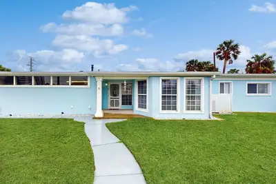 Image de Walk to beach, 3br, 2ba Home, backyard & patio