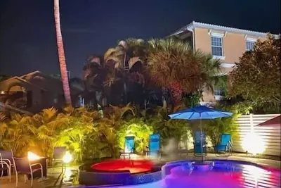 Image de Cortez Beach Retreat \"Poolside\" - $150, 000 Pool + Hot Tub, Dog-friendly