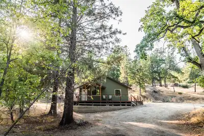 Image de Cozy CaliCabin bordering the Sierra National Forest, Bass Lake and Yosemite