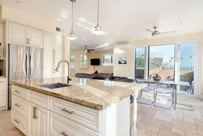 Image de Luxury Oceanview Compound for 30