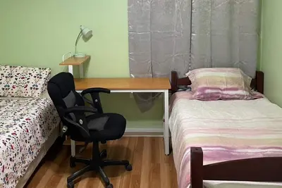 Image de Rm Sun with two twin beds and a private bath near Uf/Shands H, & B. Plaza