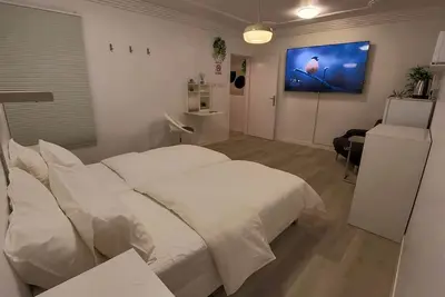 Image de studio with 2 beds & office space Ikea Design