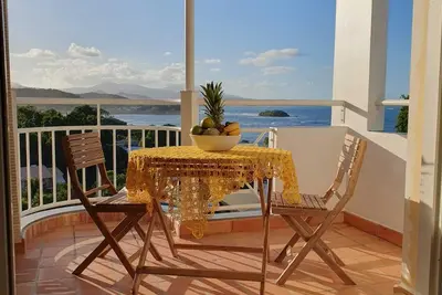 Image de Appartement de La Baie. Vue mer magnifique! A cinq minutes de la plage à pied.