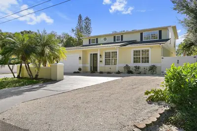 Image de Spacious 5-Bedroom 3. 5-Baths St. Pete Beach House with Pool 4mins from Beach!