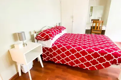 Image de Stylish Fully Furnished 2 Bedroom Apartment on Queens Park Savannah