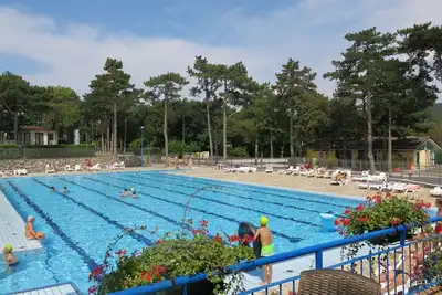 Image de Appartement dans une maison de vacances avec climatisation, piscine, Wifi, Tv, balcon, parking