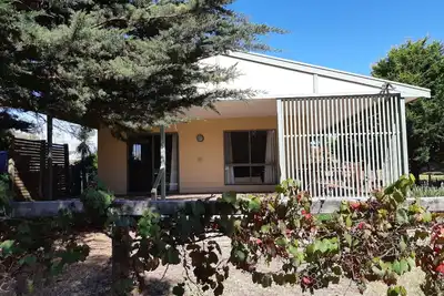 Image de Ok Beach Stays-Cozy Beach House-Free WiFi. Walk to beaches & local shops.