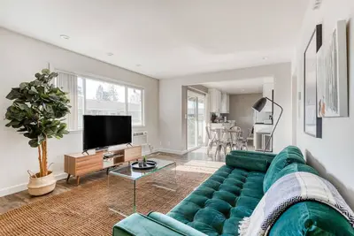 Image de Lovely Mountain View 2br w/ Pool & Patio, nr Caltrain, by Blueground
