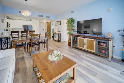 Image de Palms of Destin| 9th flr Jr Suite|Lagoon Pool View