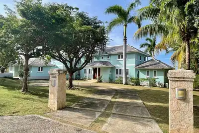 Image de Hospitality Expert Greens: 6br, Pool, Beach, Chef