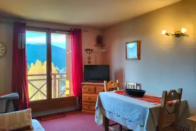 Image de Appartement spacieux 2 pièces avec balcon au calme - 4 à 6 personnes, proche commodités