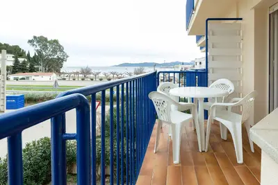 Girasol B 2-1 Apartamento luminoso con vistas a playa de Grifeu.