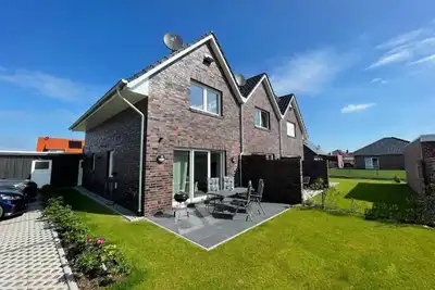 Image de Kleines Friesenhaus am Wangermeer mit Privatstrand