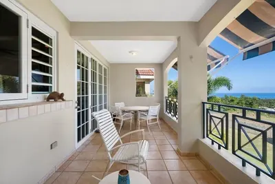 Image de Flor Dorada | 3br w. Oceanfront Rooftop