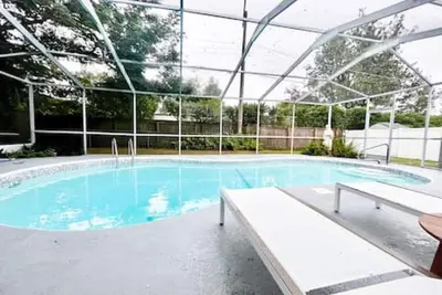Image de Lovely 3/2 Tampa Pool Home