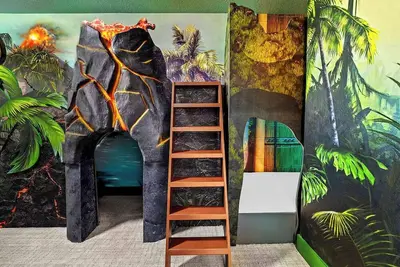 Image de Gaby's Galaxy | Volcano themed Br, spacious L/Dr, Pvt pool - 8 mins to Universal