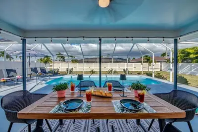 Image de A spacious 3-bedroom retreat in sunny Cape Coral.