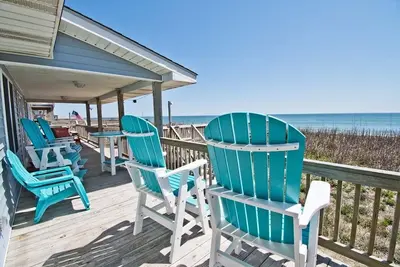 Image de Sails Call, Oceanfront House in Emerald Isle, Nc!