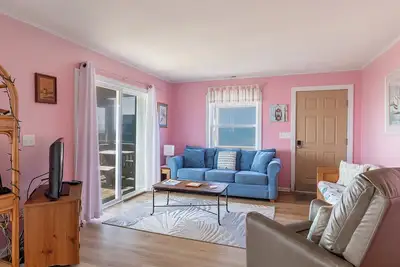 Image de Sassy Seagull West, Oceanfront Duplex in Emerald Isle, Nc!