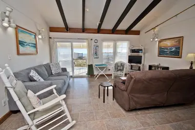 Image de Sea Castle West, Oceanfront Duplex in Emerald Isle, Nc!