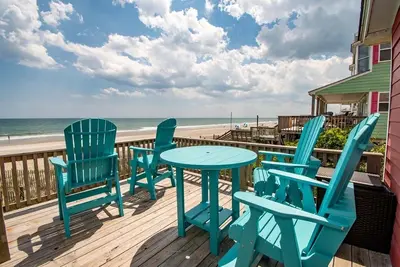 Image de Sea Fever West, Oceanfront Duplex in Emerald Isle, Nc!