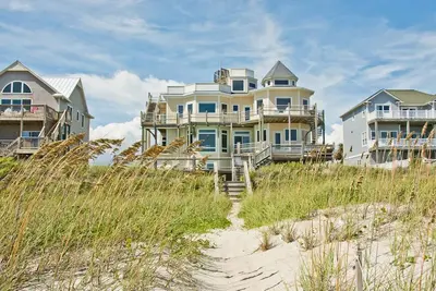 Image de Sea Forever, Oceanfront House in Emerald Isle, Nc!