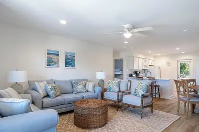 Image de Seabatical West, Almost Oceanfront Duplex in Emerald Isle, Nc!