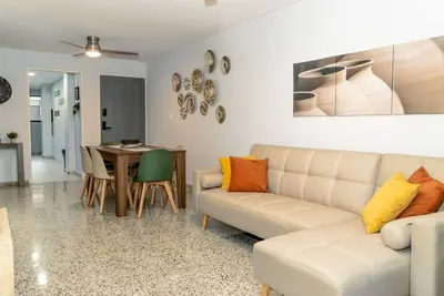Hidden gem & modern, 2bed/3bath apt. w/ private parking. 5 min to local shops!