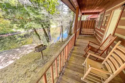 Image de Cabin #1 - Riverfront w\/ Gas Fireplace and more!