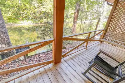 Image de Cabin #2 - Riverfront w\/ Gas Fireplace and more!