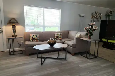 Image de Laid Back Louise - 5 bedrooms, 2 bath