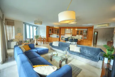 Image de Spacious Seafront 3bedrooms, seaview balcony Gotax1-1