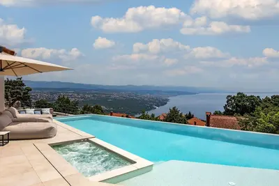 Image de Superbe maison à Bregi avec sauna