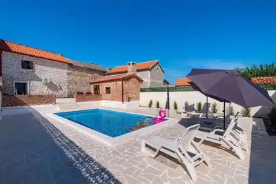 Image de Belle maison à Podgradina avec WiFi