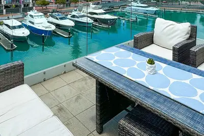 Image de Waterfront Apartment with Sky tower & Harbour View