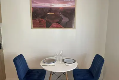 Image de Au calme et proche centre-ville, studio rénové avec équipements neufs et parking