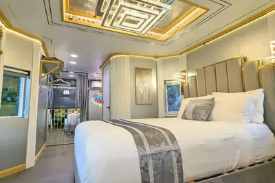 Image de Casino Royale at Olympic Railway Inn - Pet Friendly