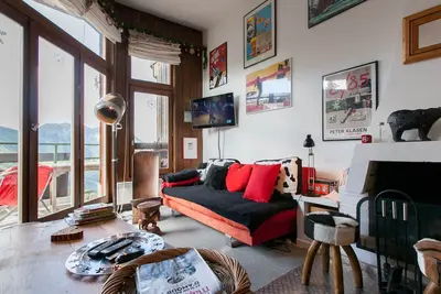 Image de Charmant Duplex avec Cheminée pour 9 Pers. - Proche Commerces et Pistes