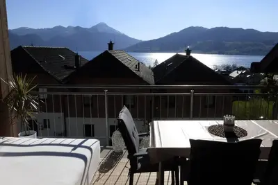 Image de Appartement avec vue imprenable sur le lac et la montagne