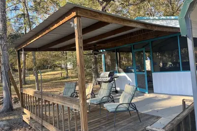 Image de Lake Time - Dock, Boat Ramp, Wi-Fi, Screened Porch, Kayaks, Dogs, Foosball