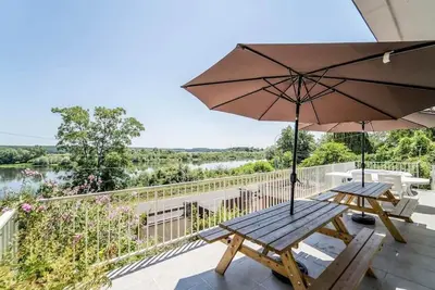 Image de Gite face vue Loire★Jacuzz★26per★8chambres ★4sdb ★Jardin★Parking velos voiture