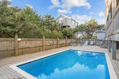 Image de Summer Savings - Oceanside Home with Pool, Elevator, Media Room, and Grill