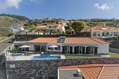 Beautiful Modern Villa in Calheta – Canavial